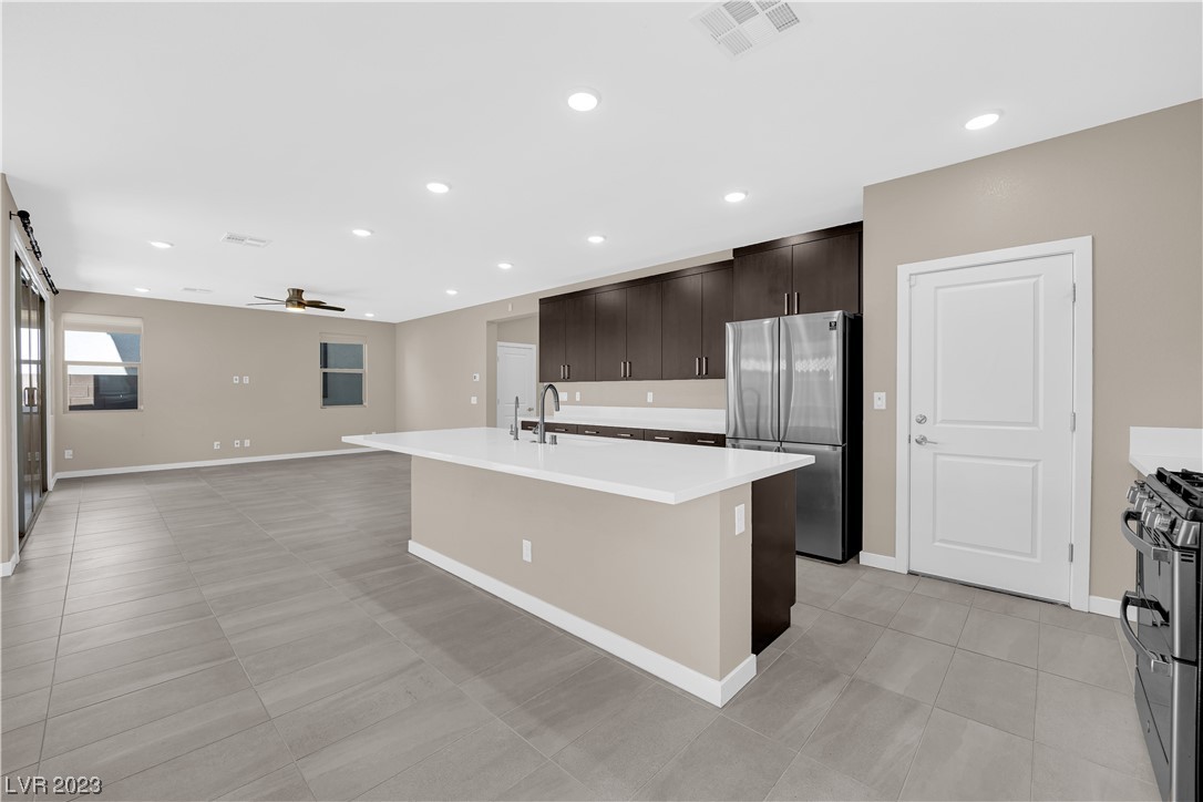 537 Monarch Ridge Court North Las Vegas, NV 89084 - Photo 8 of 38