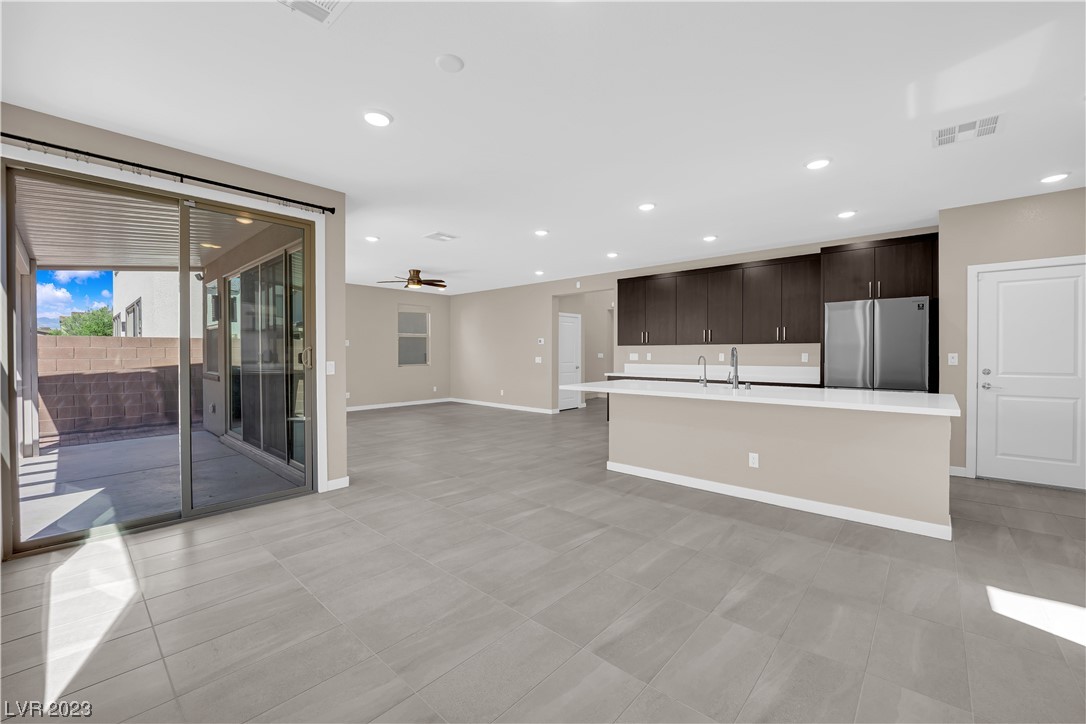 537 Monarch Ridge Court North Las Vegas, NV 89084 - Photo 9 of 38