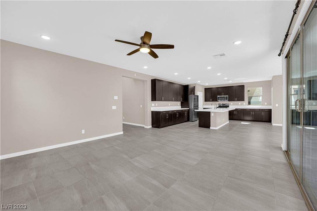 537 Monarch Ridge Court North Las Vegas, NV 89084 - Photo 10 of 38