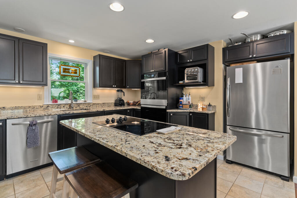 70 Lugrin Street Westbrook, ME 04092 - Photo 4 of 38 DSC07676