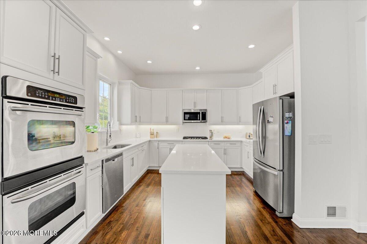 29 Chad Lane Howell, NJ 07731 - Photo 11 of 49 10-Kitchen