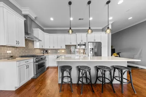 $685,000 | 5008 North Lincoln Avenue, Unit 3S, Chicago, IL 60625