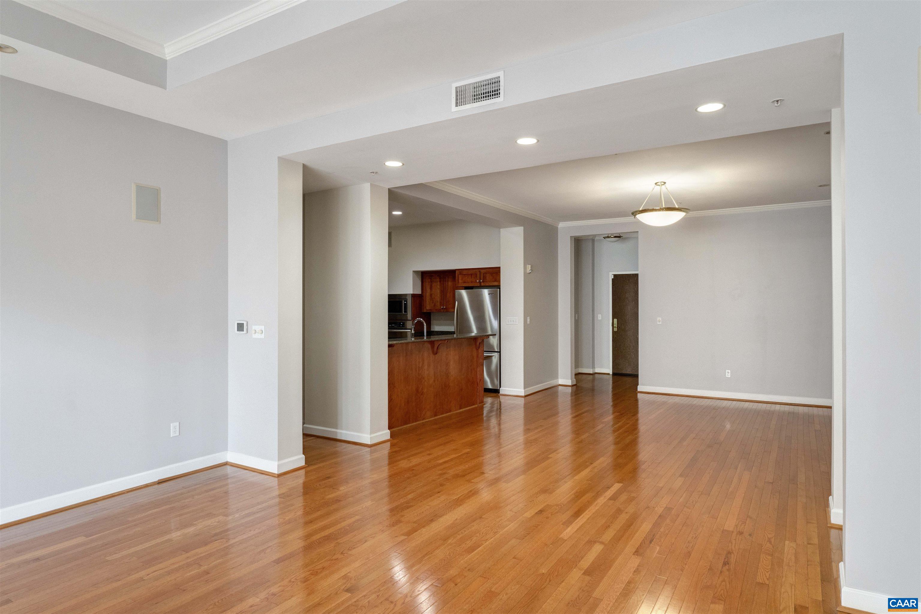 112 5th Street Southeast, Unit 3D RENTAL Charlottesville, VA 22902 - Photo 7 of 33
