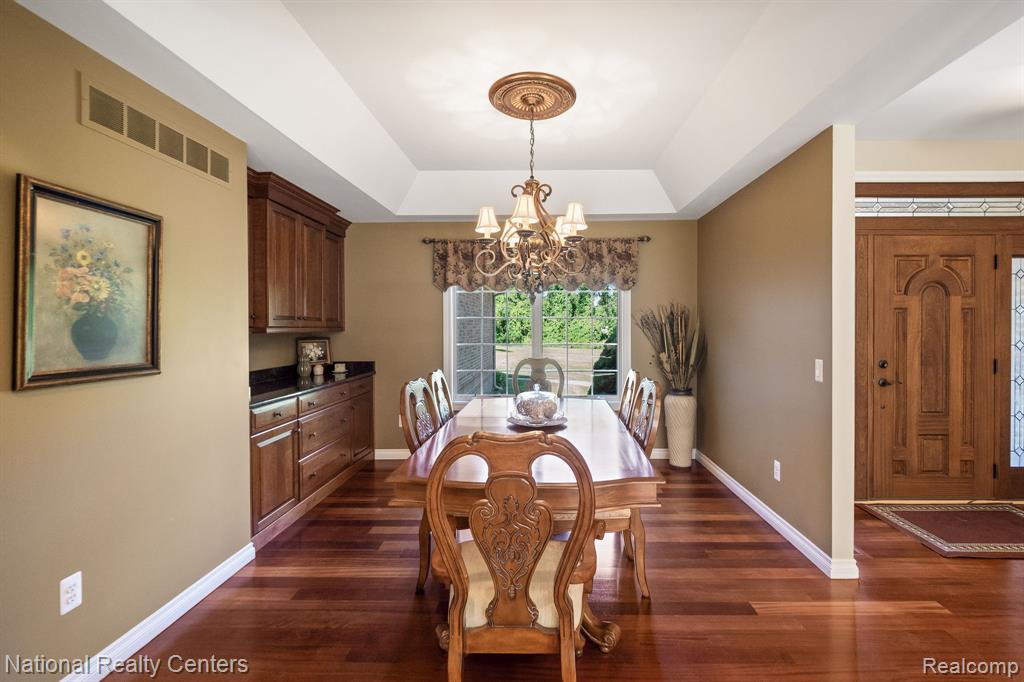 10180 Hadley Road Clarkston, MI 48348 - Photo 7 of 54