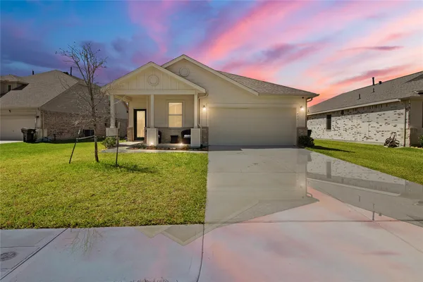 $2,450 | 622 Little Cypress Lane, Baytown, TX 77523