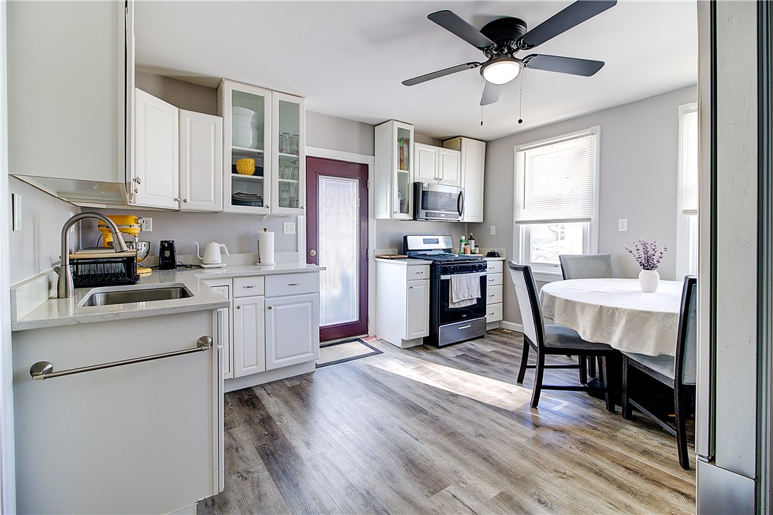 567 Providence Street Warwick, RI 02886 - Photo 2 of 15 Kitchen - Main House