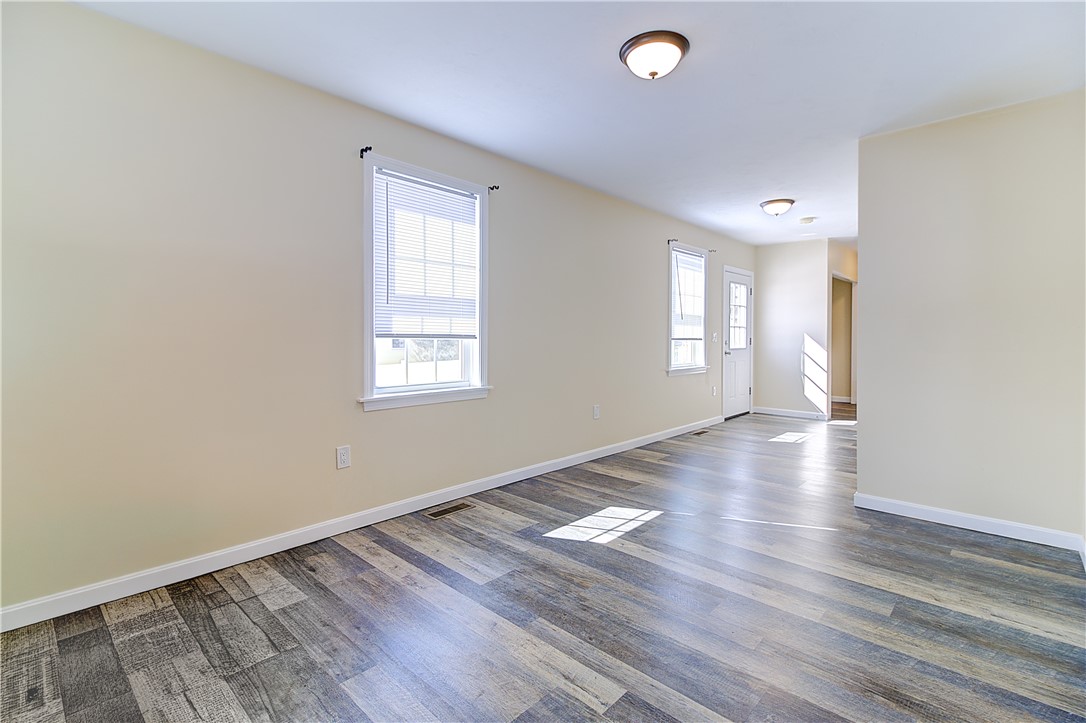 567 Providence Street Warwick, RI 02886 - Photo 10 of 15 Living Area - Addition