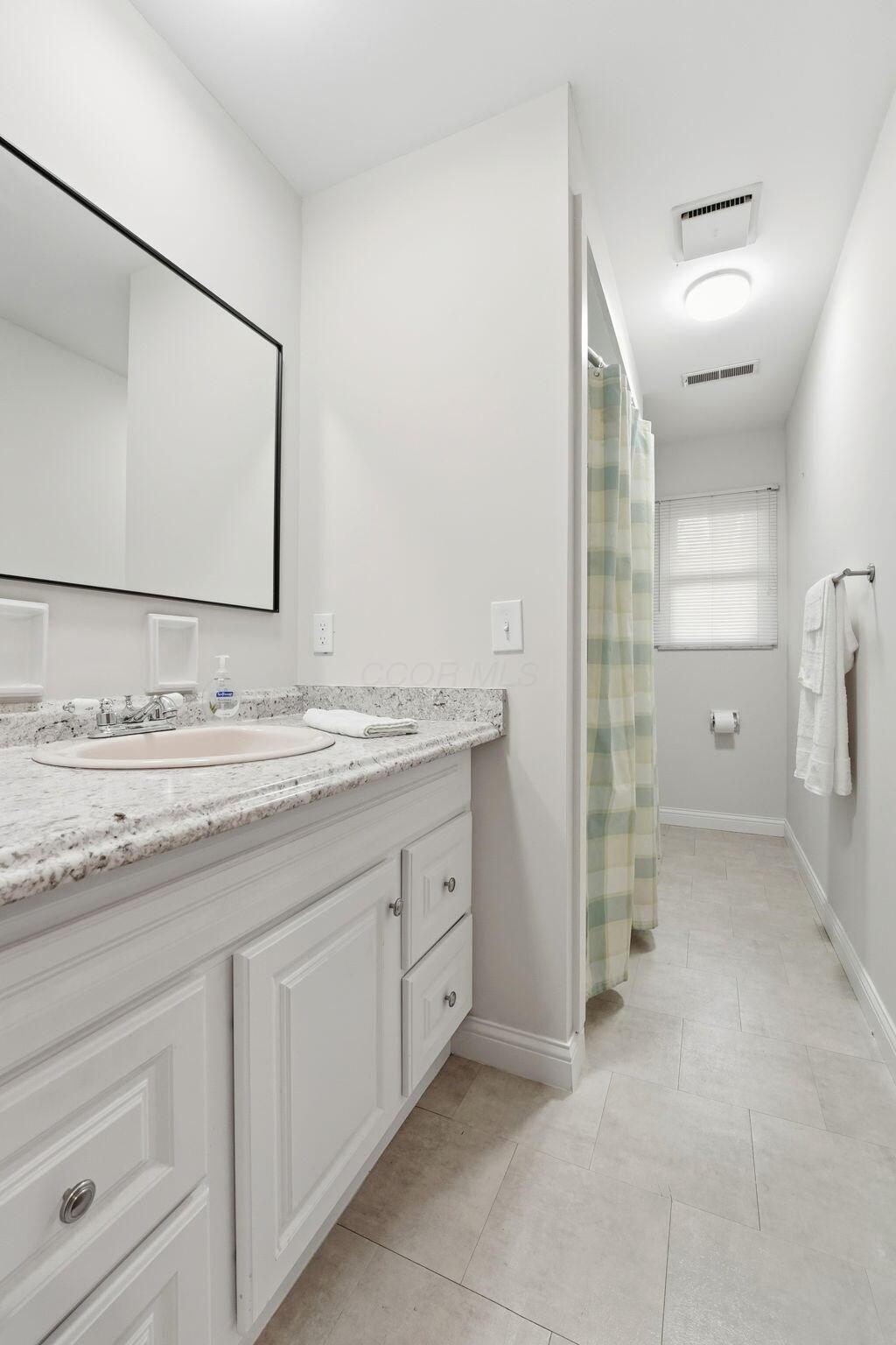 854 South Section Line Road Delaware, OH 43015 - Photo 39 of 60 Guest bathroom
