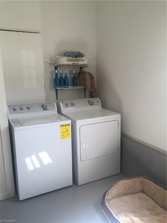 2425 Wright Road Lexington, NC 27292 - Photo 22 of 22 Laundry