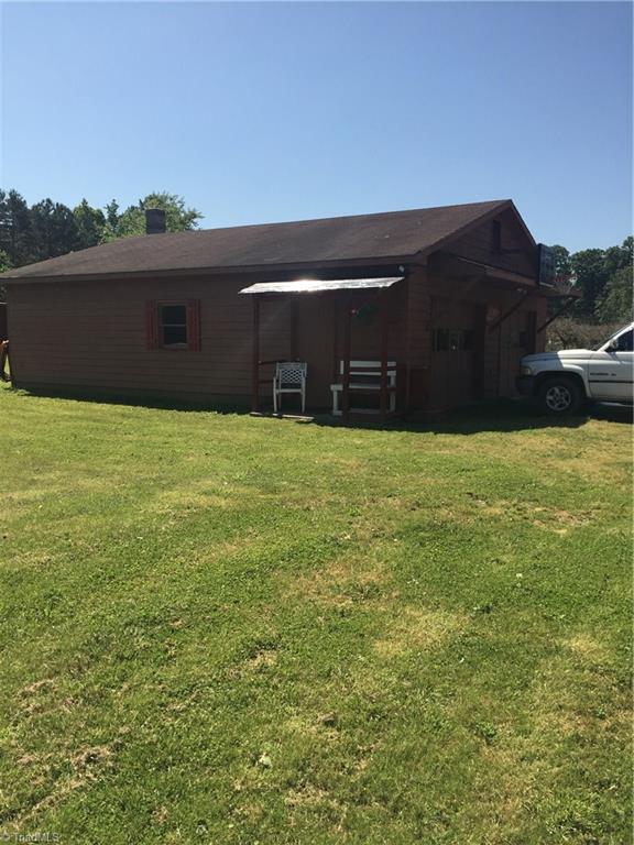 Detached garage