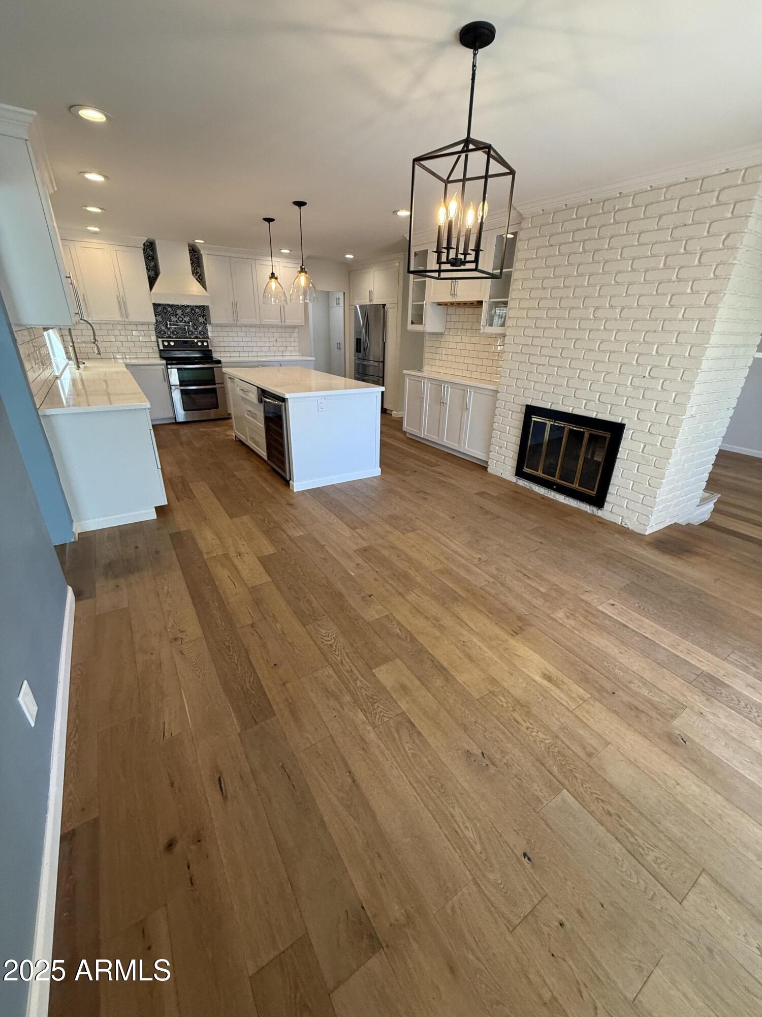 5401 East Beck Lane Scottsdale, AZ 85254 - Photo 9 of 24 Kitchen & dining area