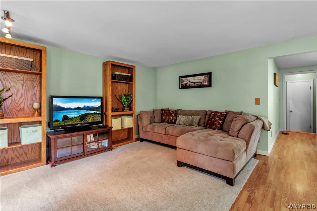 4367 Barton Road Clarence, NY 14031 - Photo 11 of 39