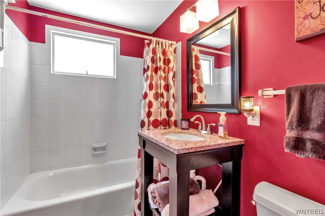 4367 Barton Road Clarence, NY 14031 - Photo 15 of 39