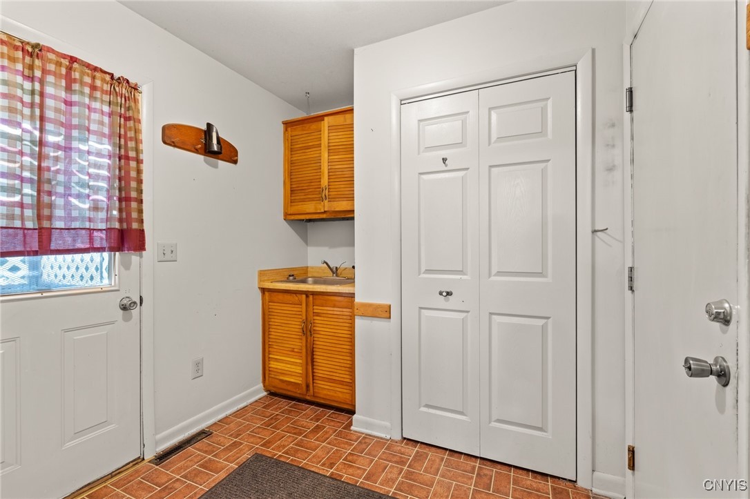 5457 Amidon Road LaFayette, NY 13084 - Photo 19 of 50 Pantry, wet bar and mudroom!
