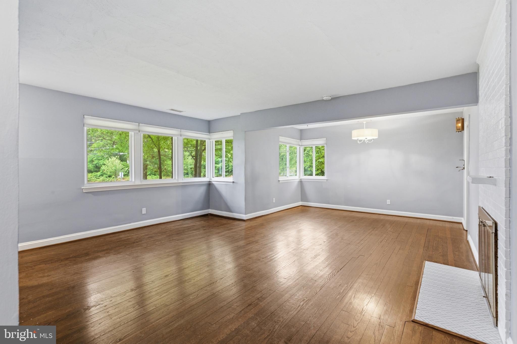 6801 Adelphi Road University Park, MD 20782 - Photo 3 of 26 Beautiful light filled living area.