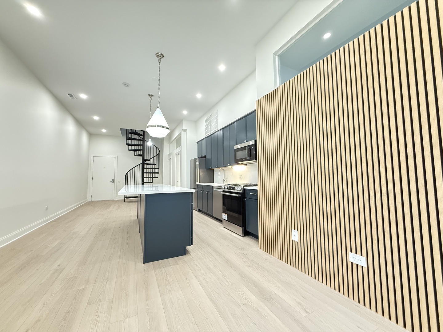 939 West Madison Street, Unit 507 Chicago, IL 60607 - Photo 2 of 22 Gallery Image 2