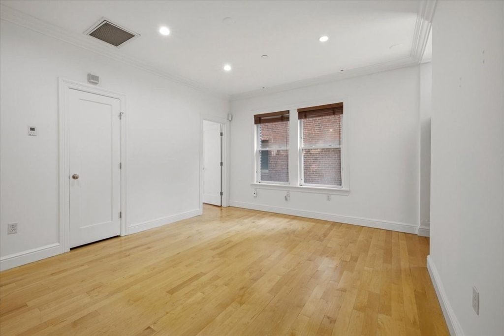 7 Stillman Place, Unit 5 Boston, MA 02113 - Photo 2 of 17