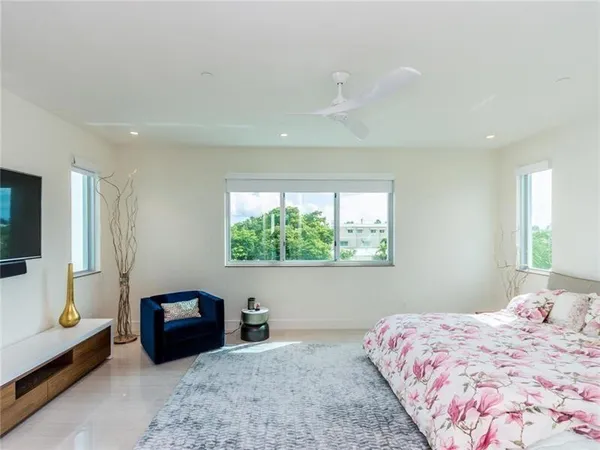 $9,995 | 240 Shore Court, Lauderdale-by-the-Sea, FL 33308