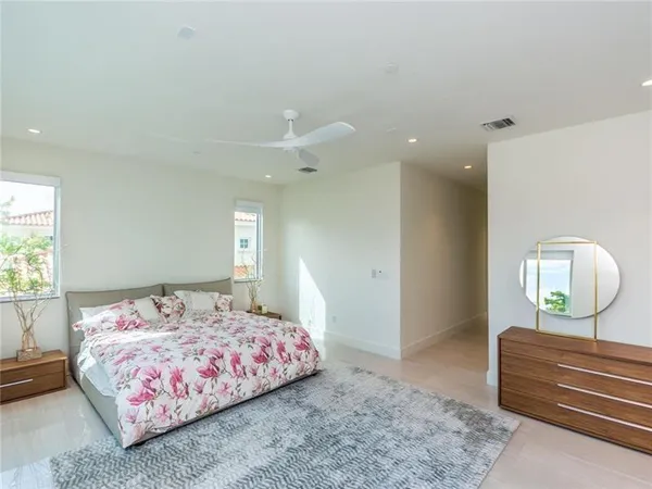 $9,995 | 240 Shore Court, Lauderdale-by-the-Sea, FL 33308