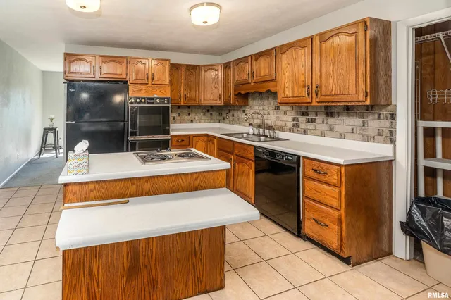 $165,000 | 1206 West Goodall Street, Marion, IL 62959