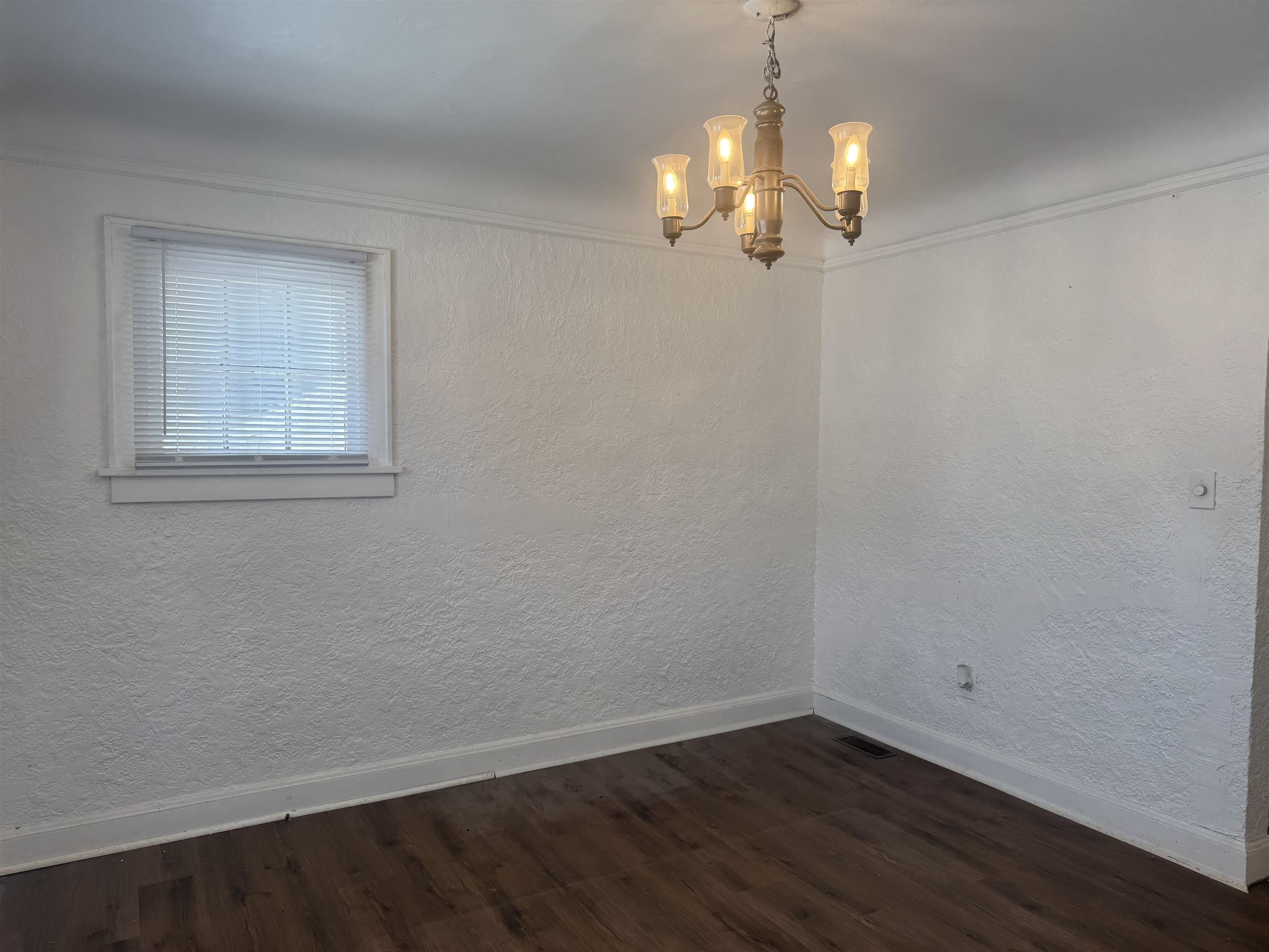 1402 Henry Avenue Beloit, WI 53511 - Photo 5 of 28