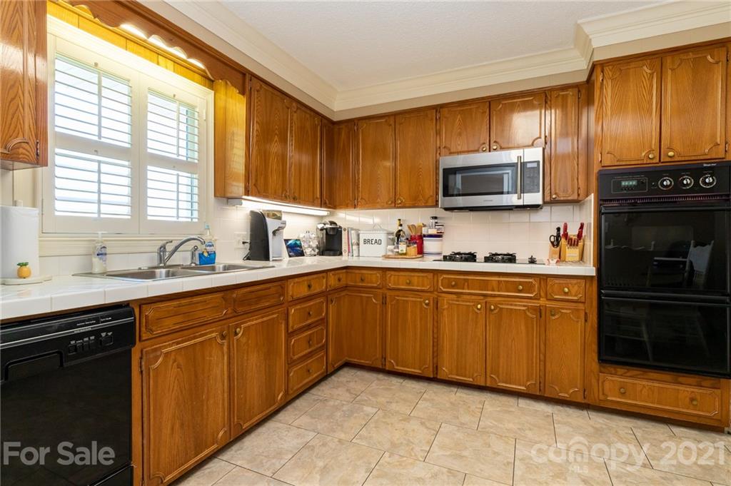 309 North Roxford Road Kings Mountain, NC 28086 - Photo 8 of 29 Gallery Image 8
