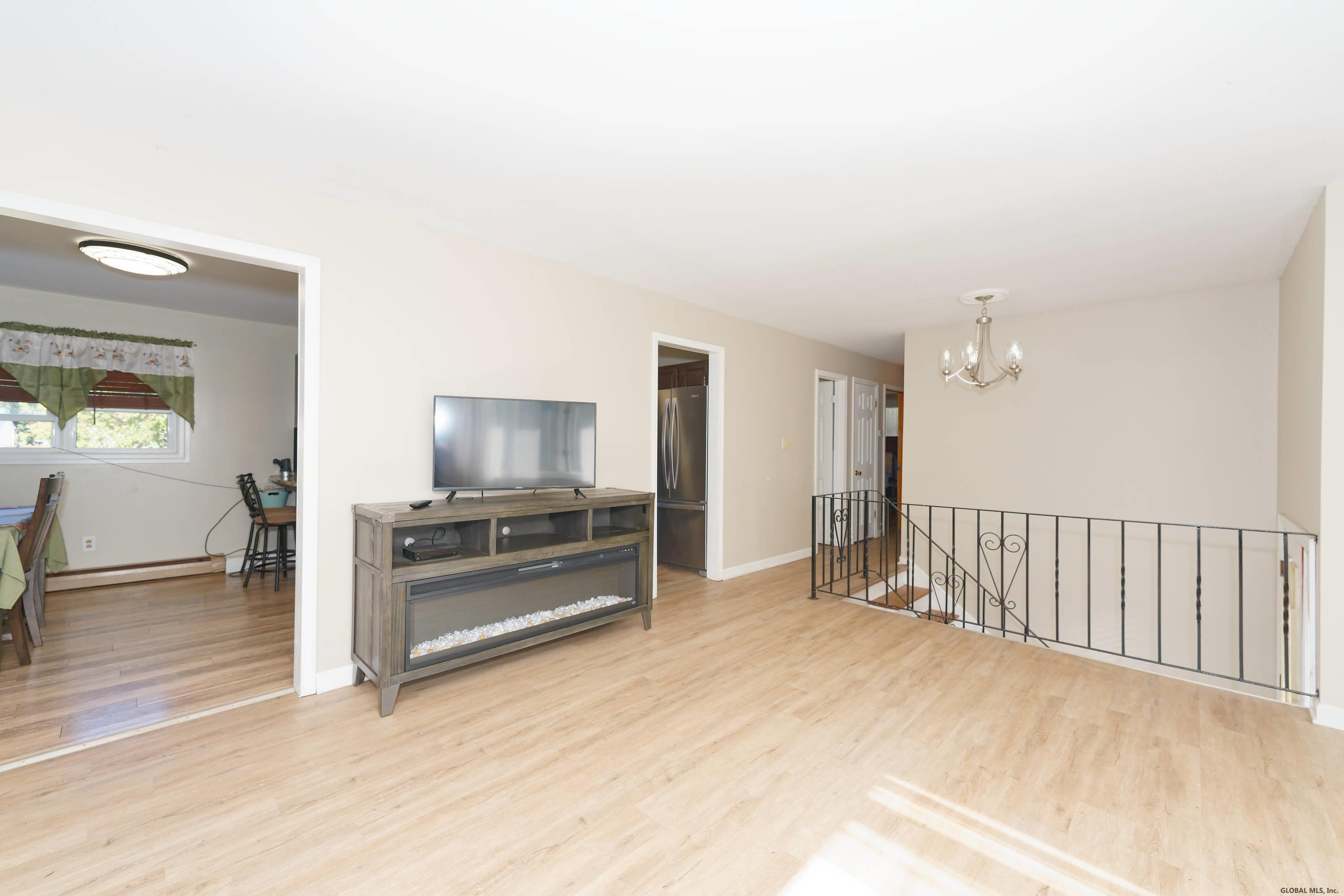 511 Chadwick Road Schenectady, NY 12304 - Photo 8 of 34 Photo 9
