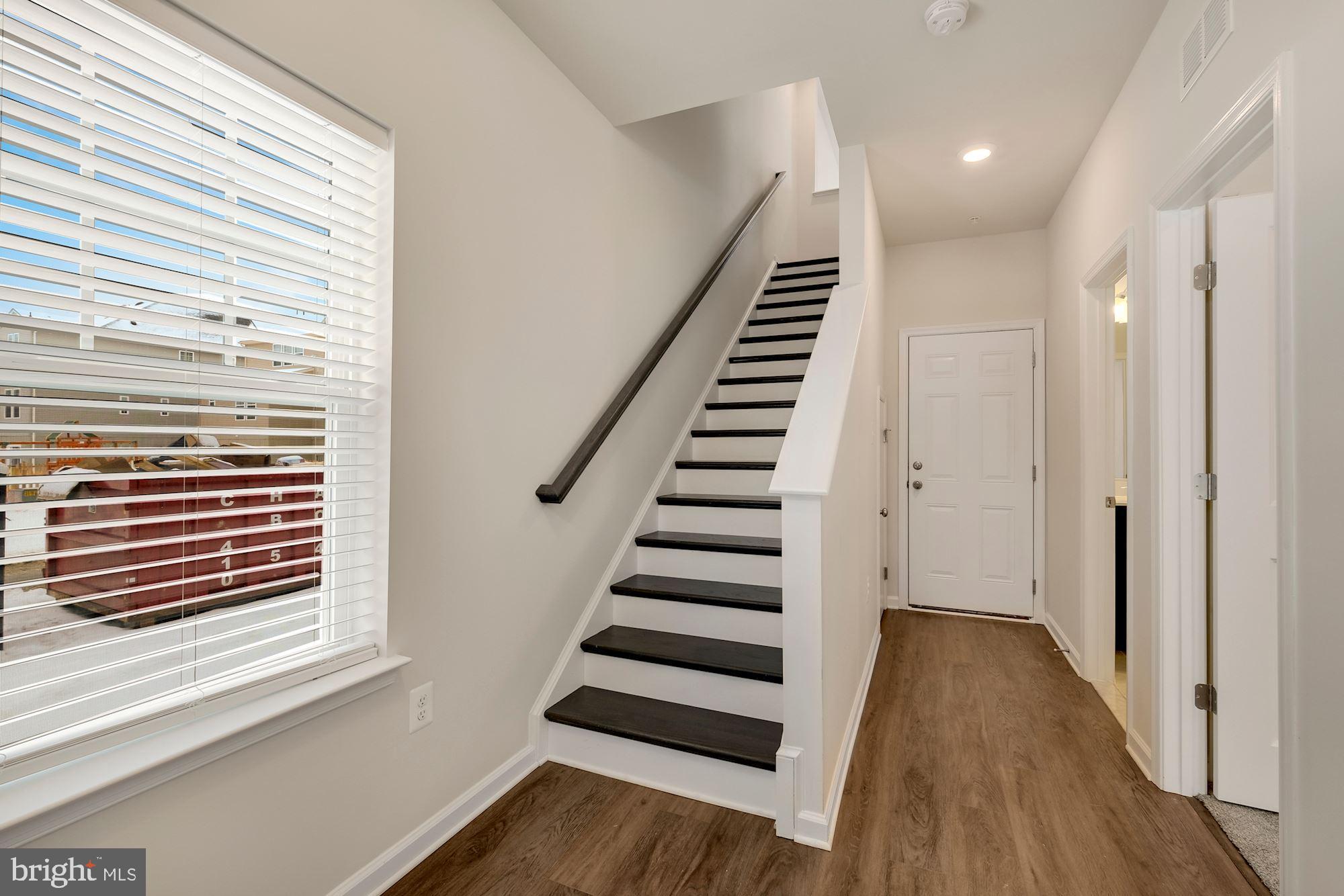 8513 Hedwig Lane Frederick, MD 21704 - Photo 4 of 32