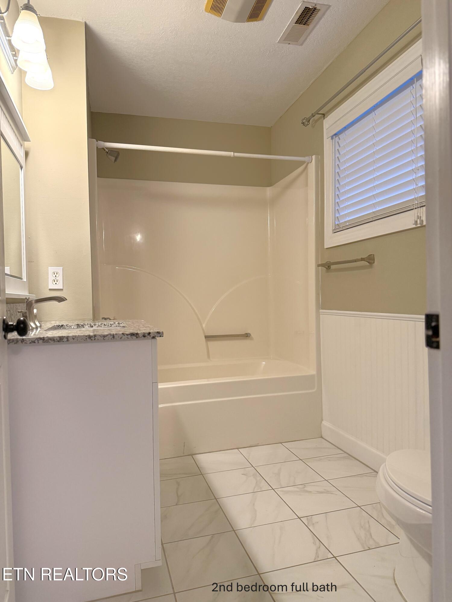 951 Ellejoy Road Seymour, TN 37865 - Photo 43 of 60 2nd bedroom full bath