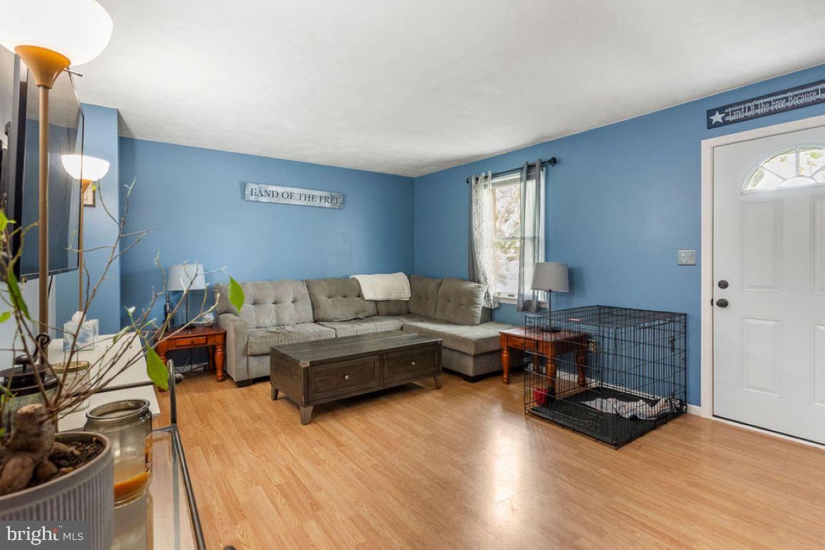 228 Georgetown Court Hanover, PA 17331 - Photo 3 of 26