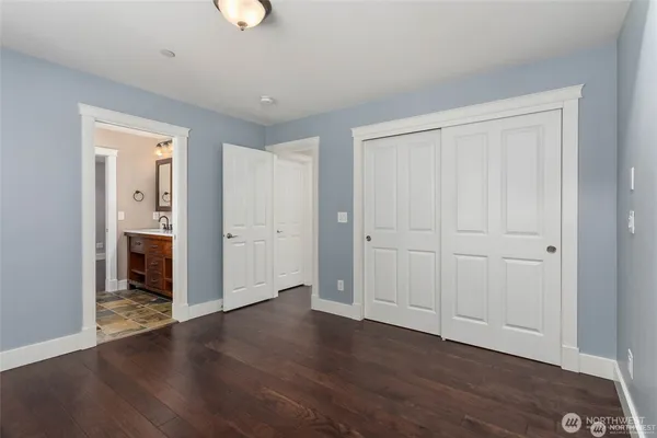 $3,950 | 17730 164th Avenue Northeast, Woodinville, WA 98072