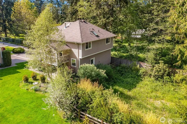 $3,950 | 17730 164th Avenue Northeast, Woodinville, WA 98072