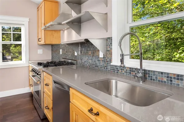 $3,950 | 17730 164th Avenue Northeast, Woodinville, WA 98072