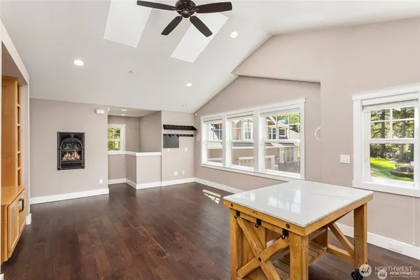 $3,950 | 17730 164th Avenue Northeast, Woodinville, WA 98072