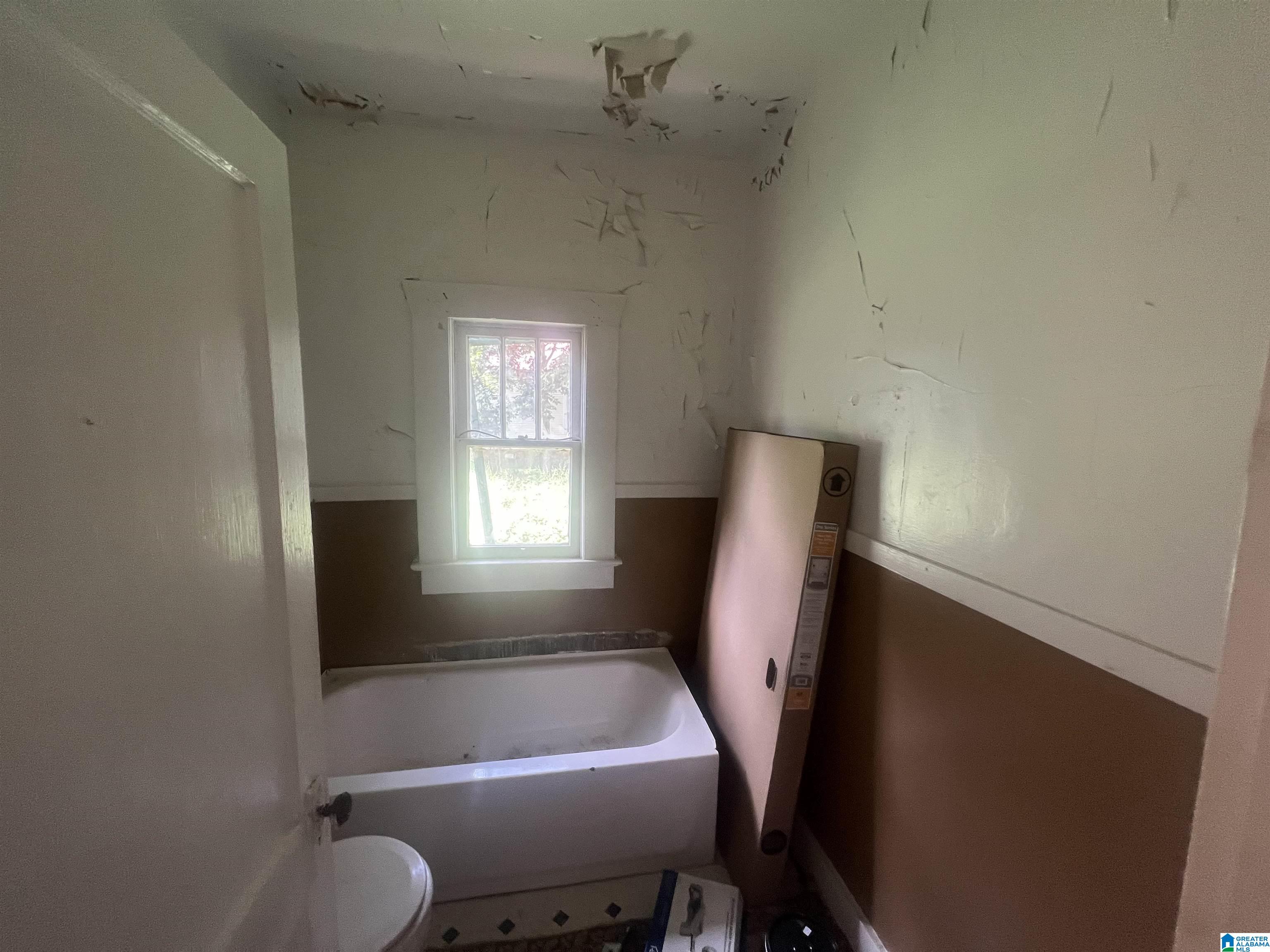 516 Southwest Fulton Avenue Birmingham, AL 35211 - Photo 8 of 10