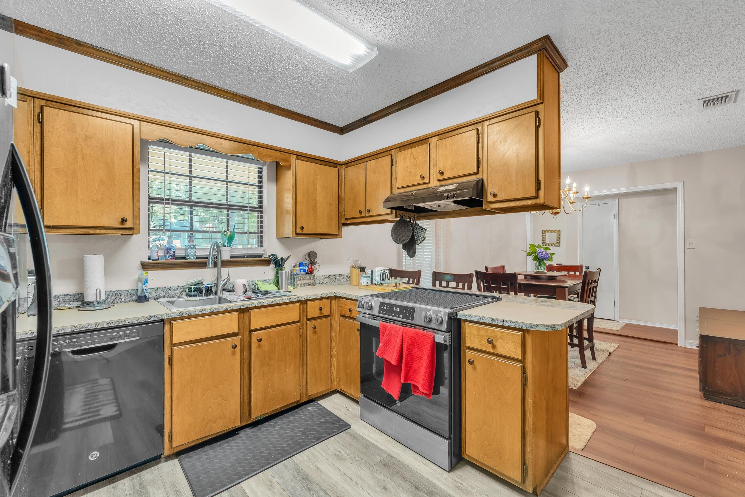 108 Paige Circle Daphne, AL 36526 - Photo 9 of 22 Kitchen