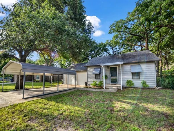 $1,600 | 7521 Pawnee Trail, Lake Worth, TX 76135