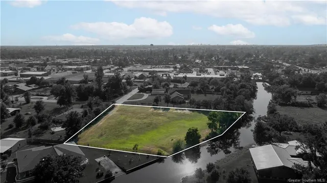 $284,900 | 624 Cricket Street, Lake Charles, LA 70605