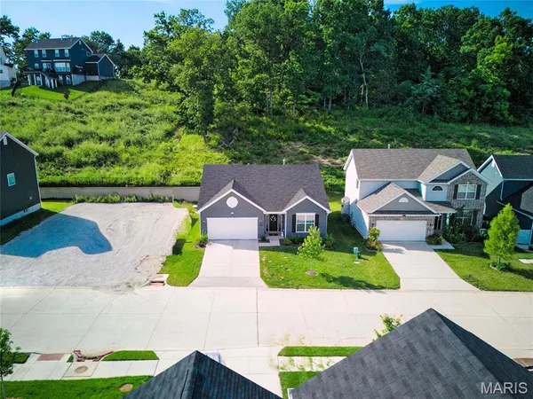 $389,999 | 1207 Winding Blfs Way, Fenton, MO 63026