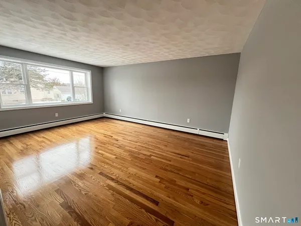 $1,900 | 41 Kim Drive, Unit 1, New Britain, CT 06053