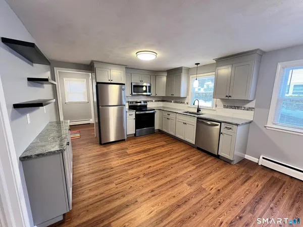 $1,900 | 41 Kim Drive, Unit 1, New Britain, CT 06053