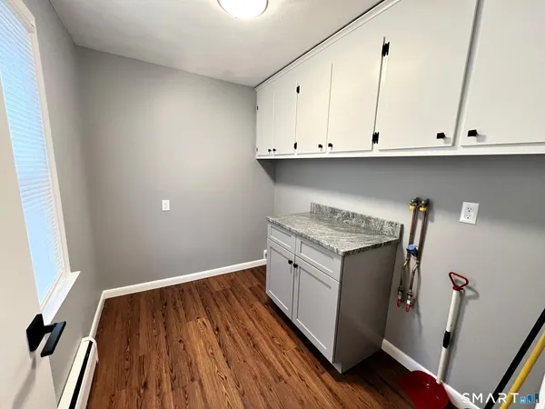 $1,900 | 41 Kim Drive, Unit 1, New Britain, CT 06053