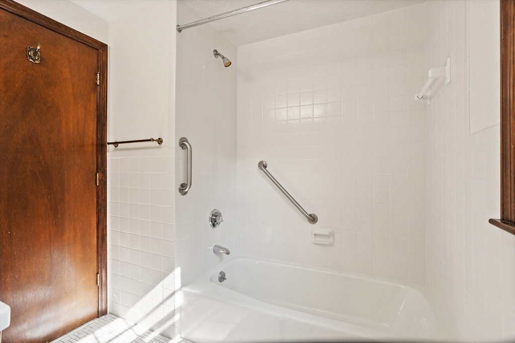 15 Reeves Road Bedford, MA 01730 - Photo 24 of 42 Gallery Image 24