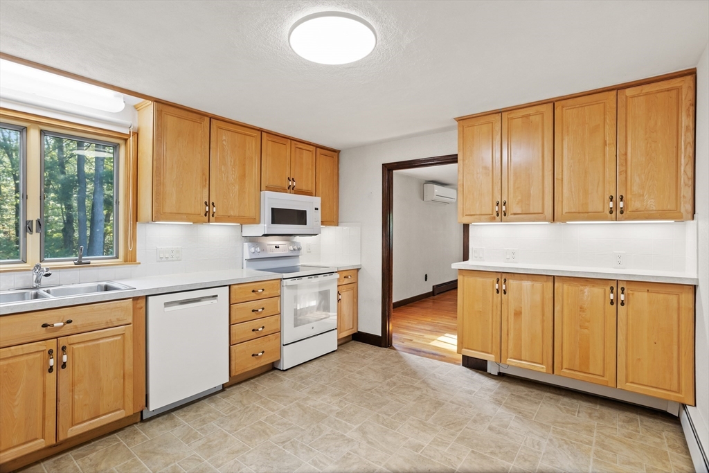 15 Reeves Road Bedford, MA 01730 - Photo 9 of 42 Gallery Image 9