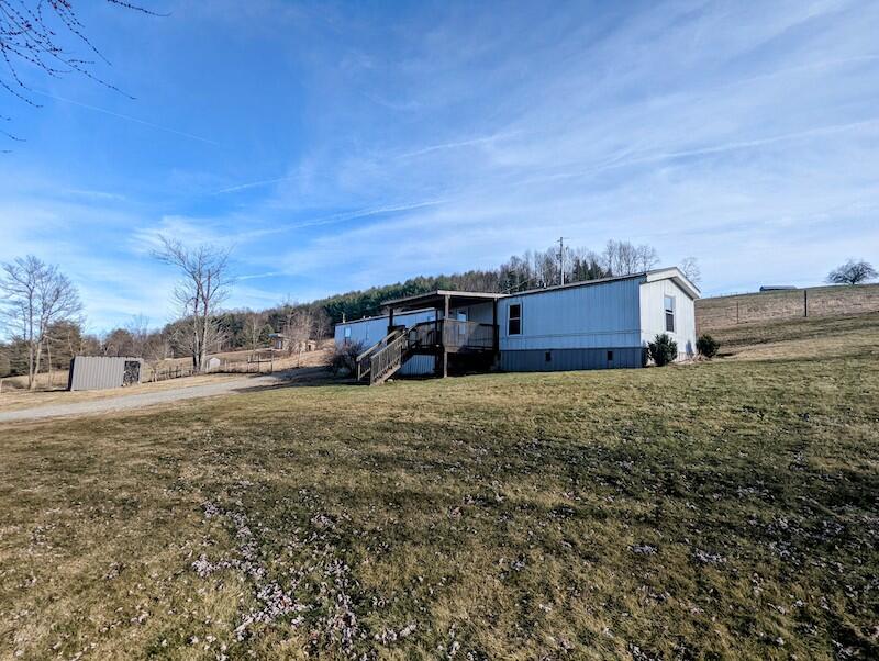 700 Gardner Road Northwest Willis, VA 24380 - Photo 4 of 32 1 (14)
