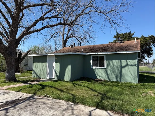 $139,900 | 2411 Mumphord Street, Victoria, TX 77901