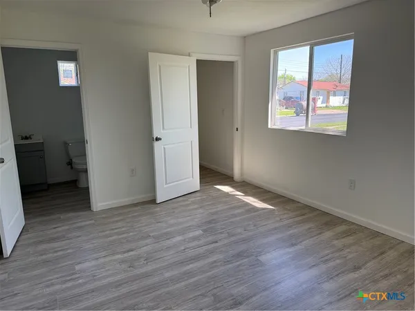 $139,900 | 2411 Mumphord Street, Victoria, TX 77901