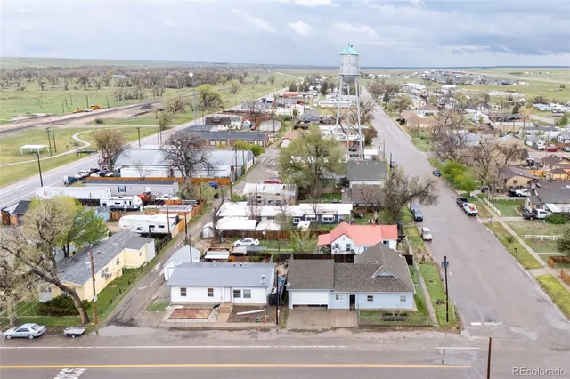 $300,000 | 505 2nd Avenue, Deer Trail, CO 80105