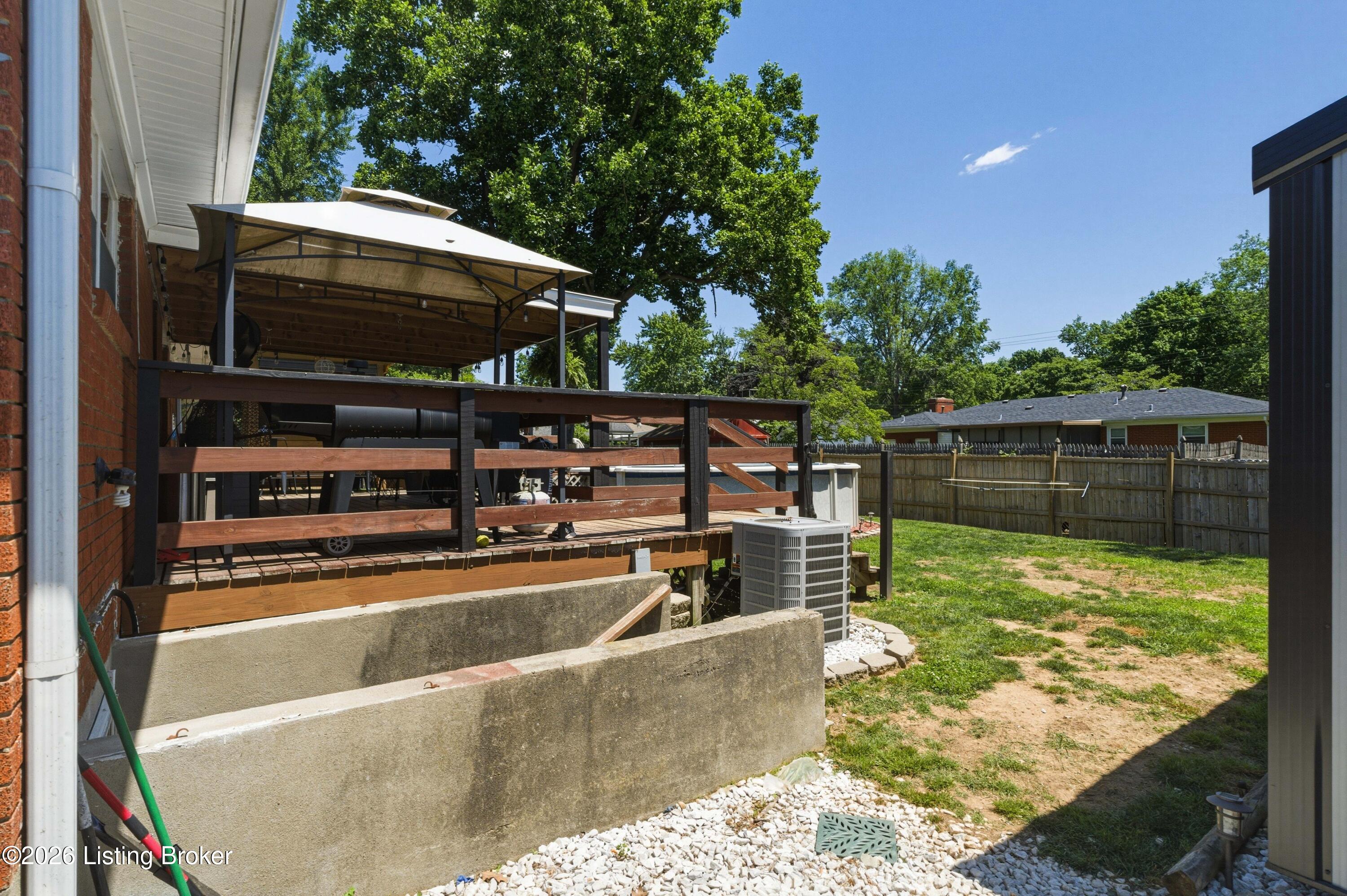 10707 Torrington Road Louisville, KY 40272 - Photo 53 of 65 DSC01804