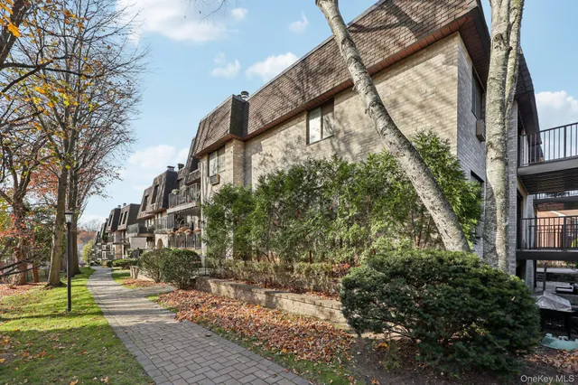 $534,900 | 107 North Broadway, Unit 113, White Plains, NY 10603